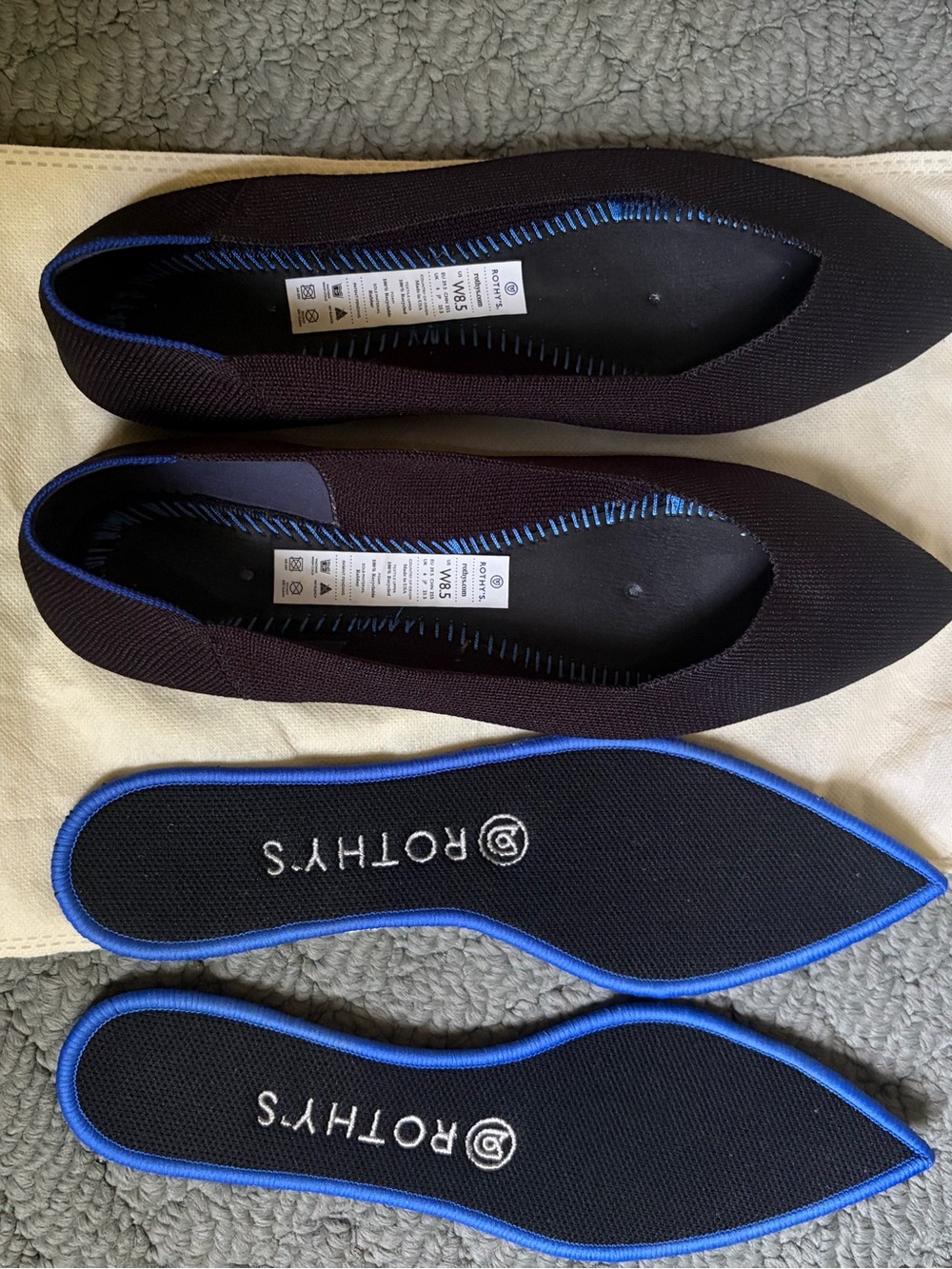 Rothy's Black Pointed Knit Flats with Blue Trim NWT with dust bag - Picture 3 of 4